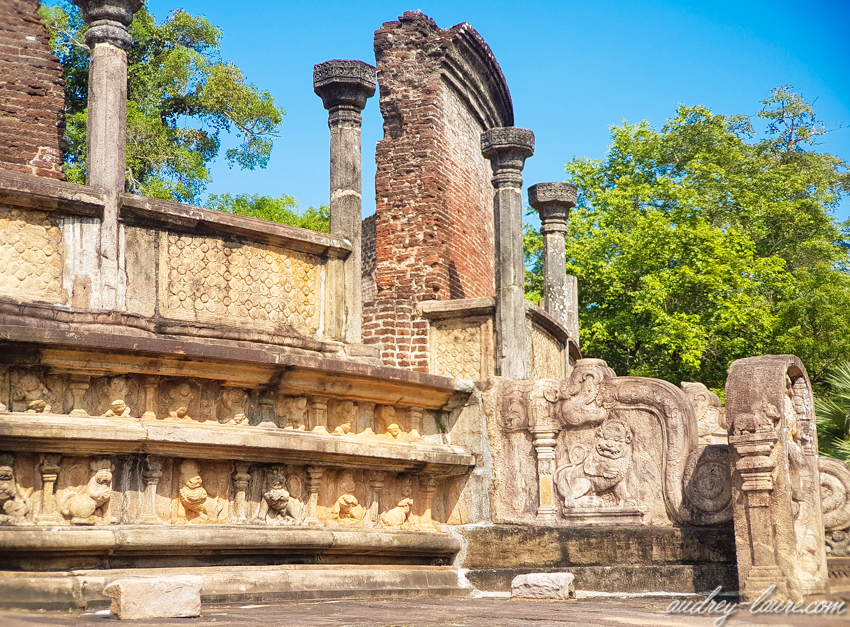 Polonnaruwa, Sri Lanka - terrasse de la relique de la dent- quadrilatère - Dalada Maluwa