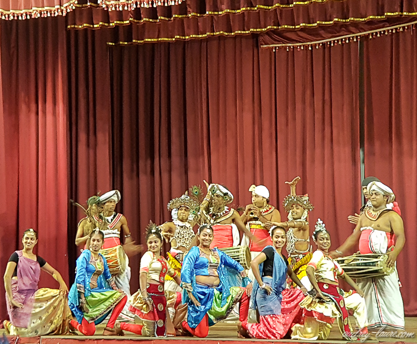 Sri-Lanka-spectacle-de-danse-Kandy--sur-