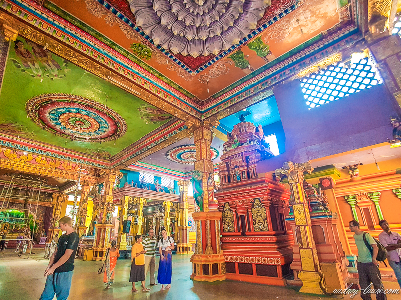Muthumariamman-Temple- intérieur d'un temple hindou